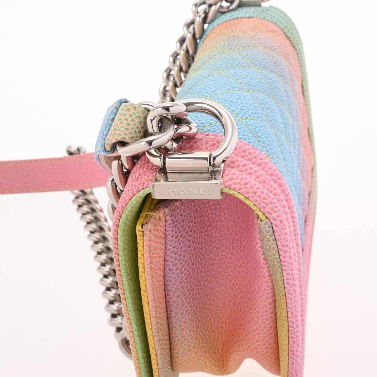 シャネル ボーイシャネルチェーンショルダー20cmレインボー キャビア スキン シャネル ボーイシャネル チェーンショルダー 20cm レインボー A67085