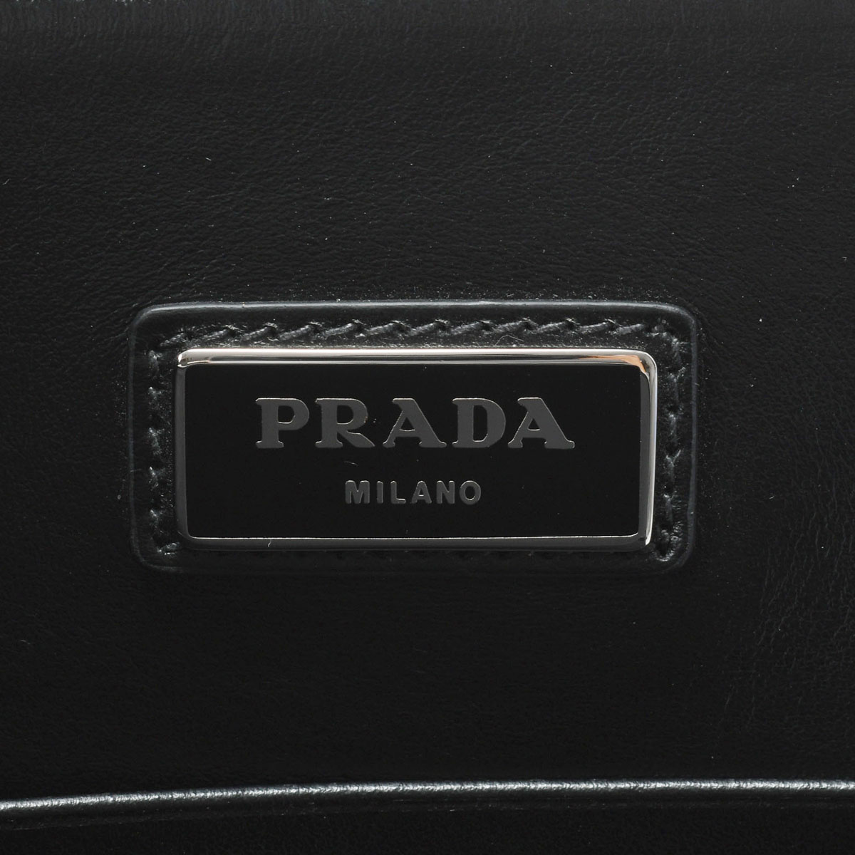 PRADA クラッチバッグ サフィアーノ レザー ブラック 2VN003