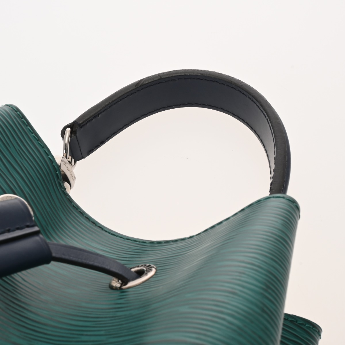 ルイ ヴィトン エピ ネオノエBB ヴェール/エムロード/アンディゴ