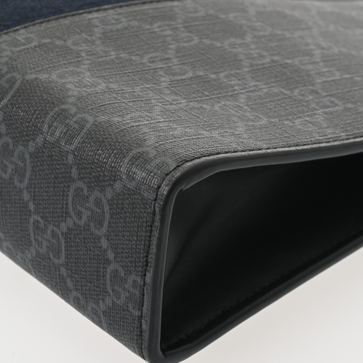 グッチ ケース　 GGスプリーム PVC レザー 黒 グッチ GGスプリーム PVC×レザー ボディバッグ ブラック 733240