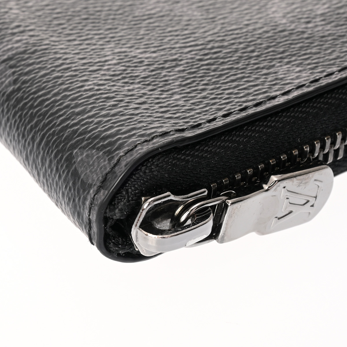 未使用級　新型　ルイヴィトン　モノグラム　エクリプス　ジッピーヴェルティカル ルイ ヴィトン モノグラムエクリプス ジッピーウォレット ヴェル