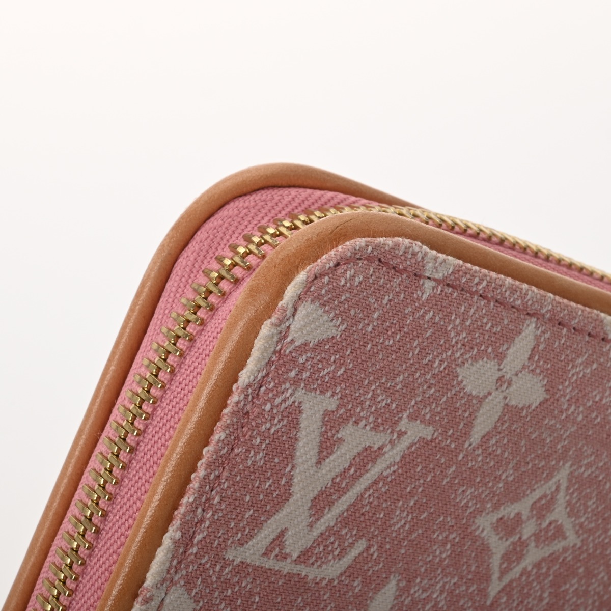 ルイ ヴィトン モノグラムデニム ジッピーウォレット ピンク