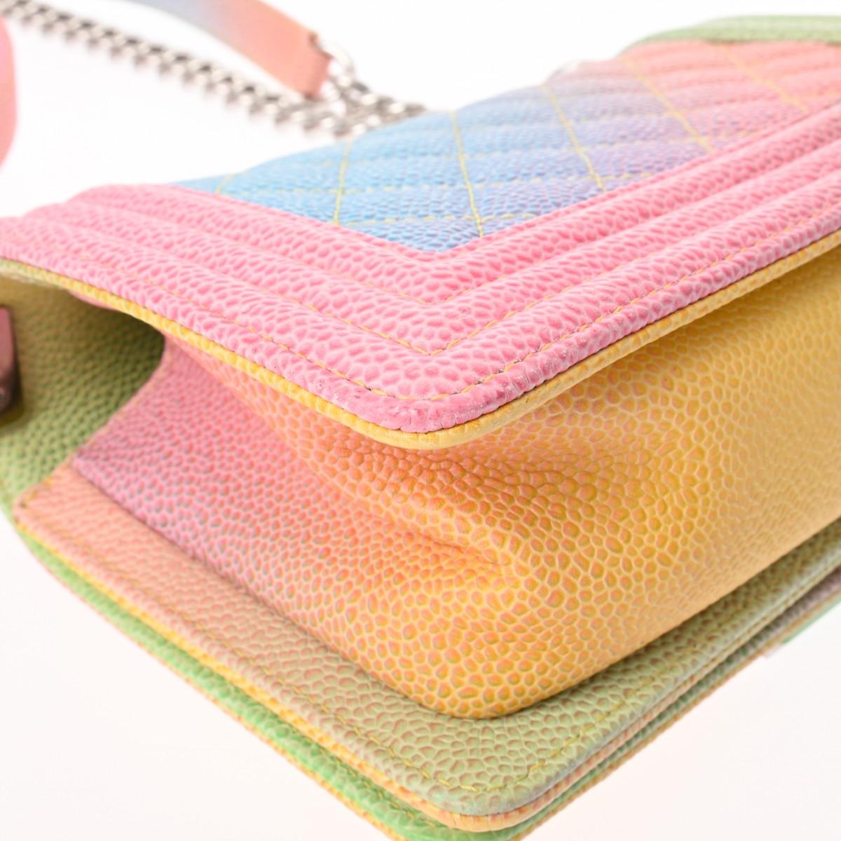 シャネル ボーイシャネル チェーンショルダー 20cm レインボー A67085