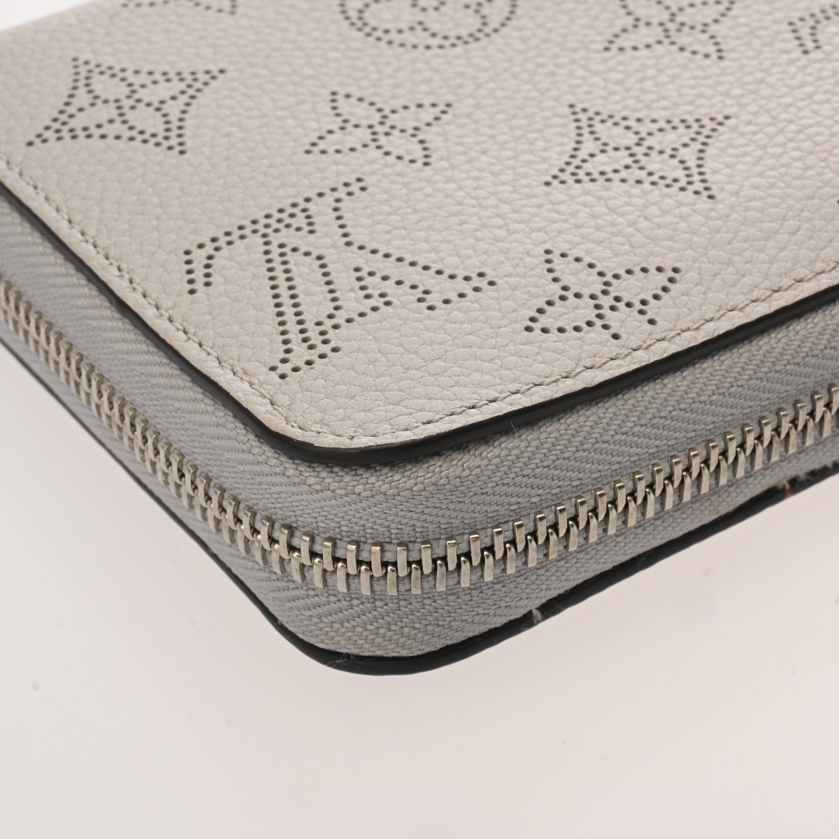 【✨新品未使用✨】ルイヴィトン マヒナ ジッピーウォレット 正規品保証 Z325 楽天市場】【財布】LOUIS VUITTON ルイ ヴィトン モノグラム
