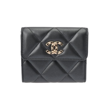 2024 Preloved chanel pattent compact wallet