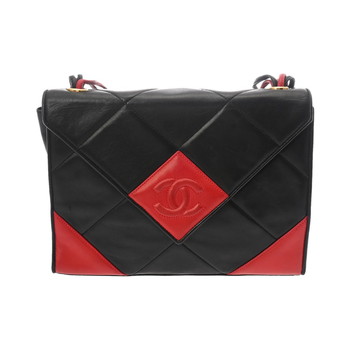 シャネル マトラッセ 紐タイプショルダー ココマーク フラップバッグ  ブラック/レッド ラムスキン レディース バッグ 【中古】【bag】