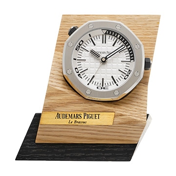 オーデマ ピゲ ロイヤルオーク オフショア ダイバー テーブルクロック 2016 - ユニセックス 時計 【中古】【wristwatch】