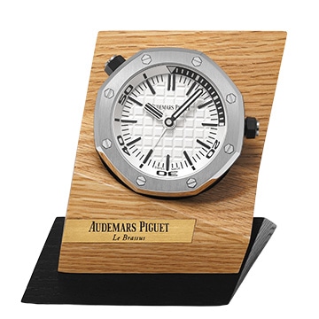 オーデマ ピゲ ロイヤルオーク オフショア ダイバー テーブルクロック 2016 - ユニセックス 時計 【中古】【wristwatch】